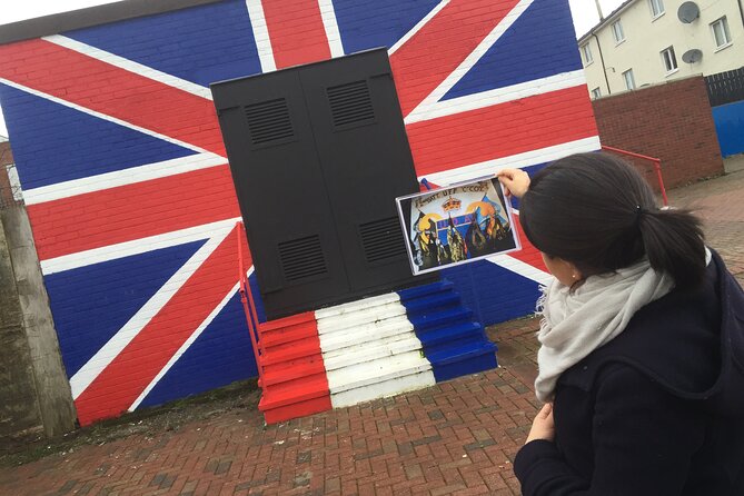 2 Hour Private Belfast Taxi Cab Tour of Troubles & Peace walls - The International Mural Wall on Divis Street