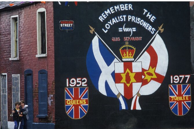 2 Hour Terror and Mural History Belfast taxi Private Tour - Key points at a glance