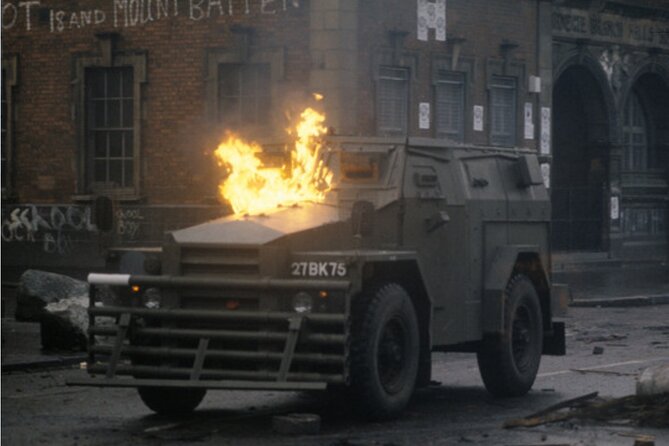 2 Hour Terror and Mural History Belfast taxi Private Tour - What this Belfast taxi tour is really about
