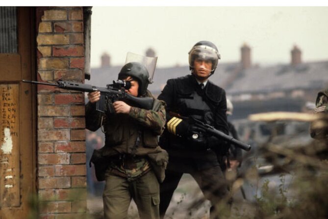 2 Hour Terror and Mural History Belfast taxi Private Tour - Divis Flats and the International Wall
