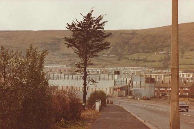 2 Hour Terror and Mural History Belfast taxi Private Tour - Crumlin Road Gaol and the machinery of conflict