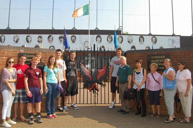 2 hours Belfast Original Drivers The Troubles Black Taxi Tour - Who should book this Belfast black taxi tour?