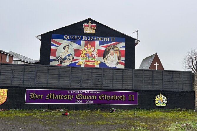 2 Hours Republican & Loyalist Mural Black Taxi Tour from Belfast - Divis Street’s International Mural Wall