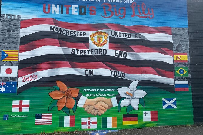 Award Winning Exclusive 2 Hr Private Belfast Black Taxi Cab Tour - International Mural Wall on Divis Street