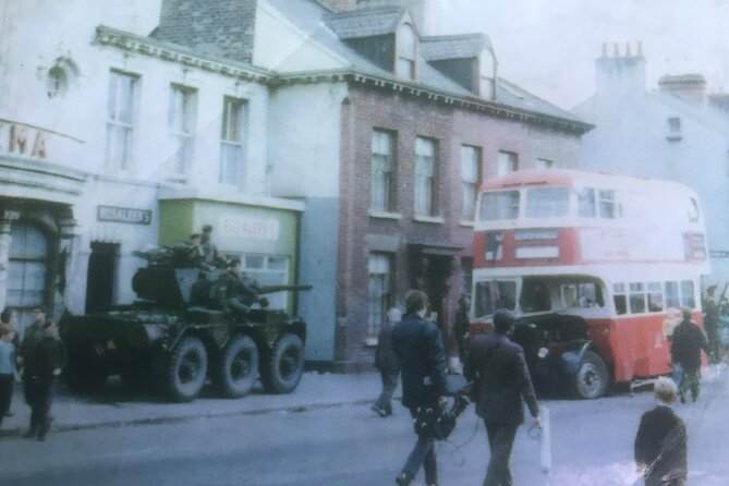 Award Winning Express 2 Hours Belfast Black Taxi/Cab tours - The Peace Wall: division, writing, and hope