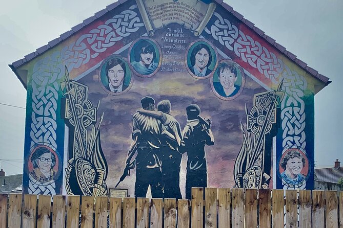 Award Winning Private 2 Hour Belfast Political Black Taxi Tour - A guide-led experience rather than a simple drive