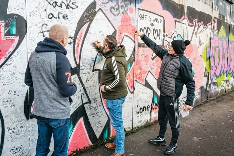 Belfast: 1.5-Hour Private Black Taxi tour - Who will get the most from this tour