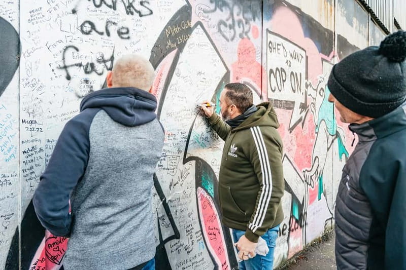 Belfast: 1.5-Hour Private Black Taxi tour - Along Shankill Road, the Loyalist story