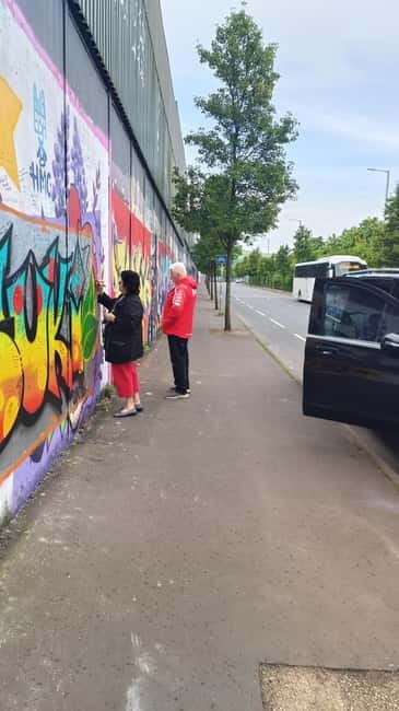 Belfast: Black Taxi Tour - Why a black taxi is the right way to see Belfast