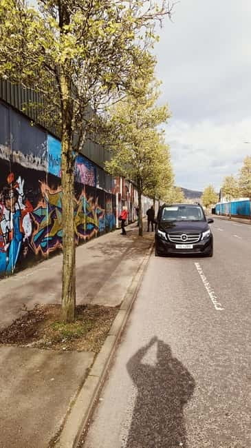 Belfast Black Taxi Tour - Peace walls and the limits of a short route