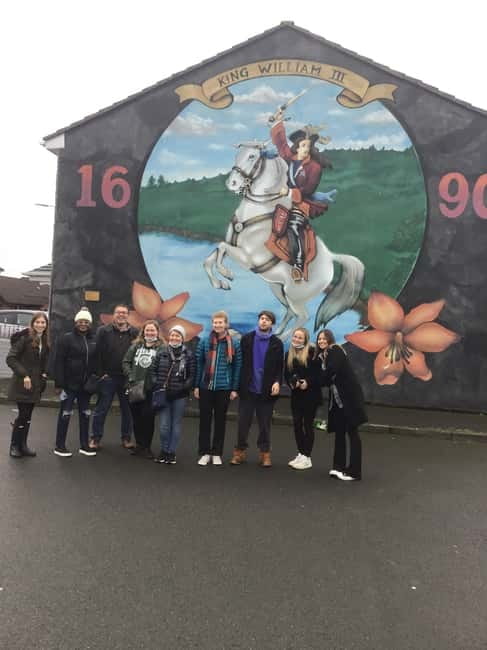 Belfast: Black Taxi Tour & Crumlin Road Jail Tour - Understanding The Troubles from 1969 to 1998