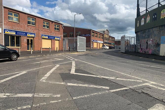 Belfast city and Mural 4 hour tour - Shankill Road: a different community perspective