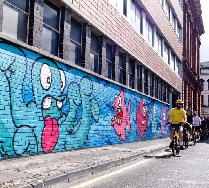 Belfast: City Highlights Bike Tour - City Hall and Belfast’s central streets