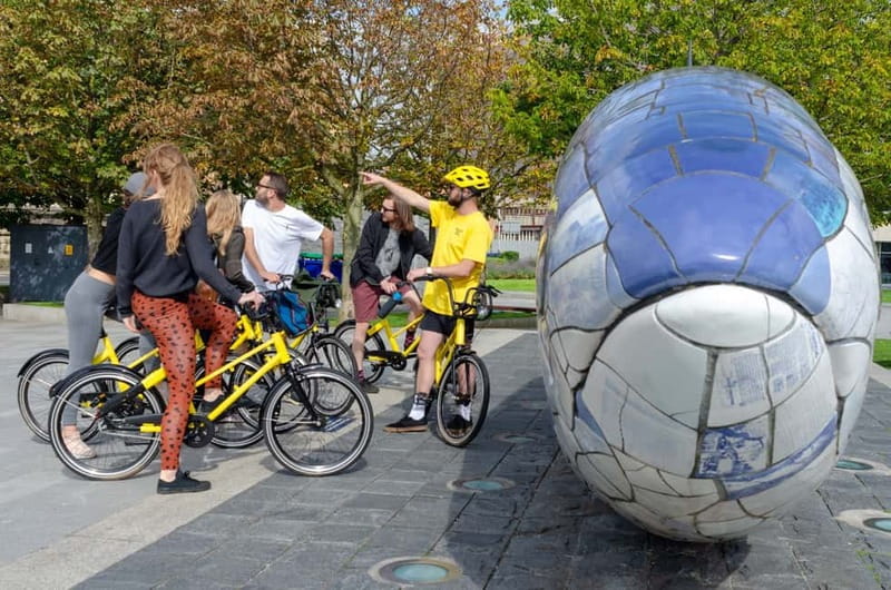 Belfast: City Highlights Bike Tour - A local bar and one of Ireland’s oldest pubs