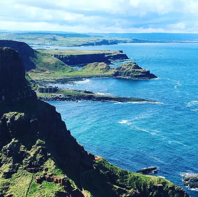Belfast:Giant's Causeway private tour with accreditted guide - Portaneevy Viewpoint and the Carrick-a-Rede coast