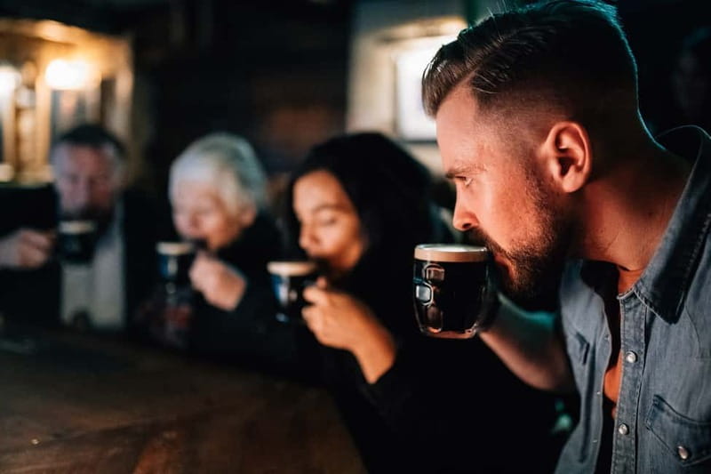 Belfast: Guided Craft Beer and Street Food Tour - From old breweries to today’s pub culture