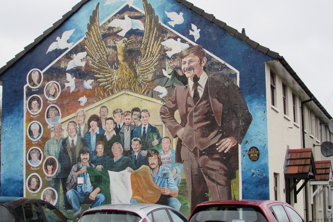 Belfast: Murals Taxi Tour - Why a black taxi is the right way to see Belfast