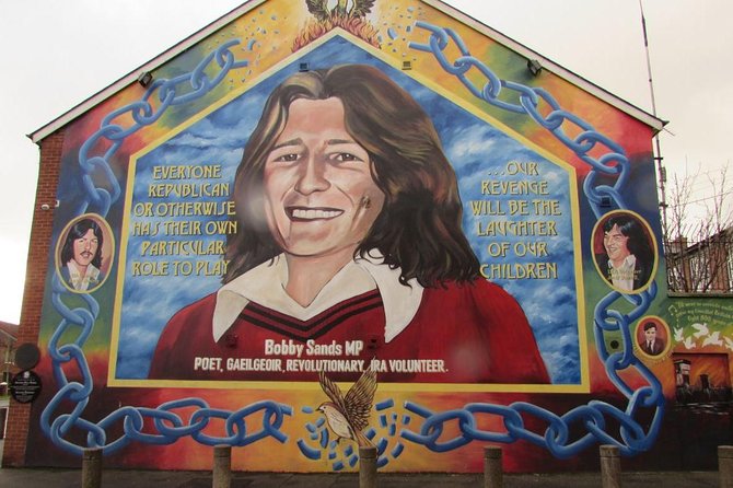 Belfast: Murals Taxi Tour - Bombay Street and a memorial garden