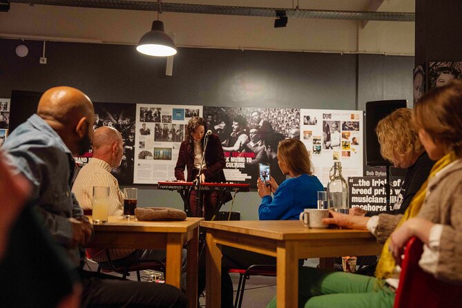 Belfast Music Walking Tour - City Hall and Belfast’s music ambassadors