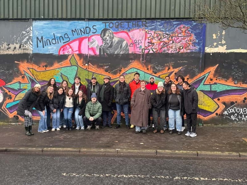 Belfast: Peacewall and Political History Black Taxi Cab Tour - Why this Belfast cab tour matters