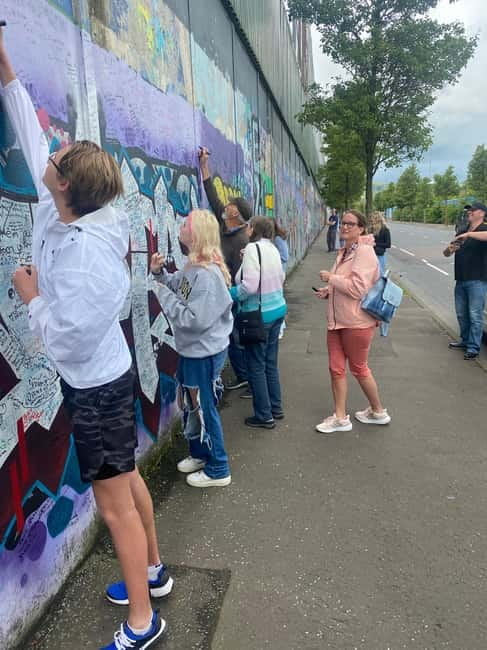 Belfast: Peacewall and Political History Black Taxi Cab Tour - Price, comfort, and practical value