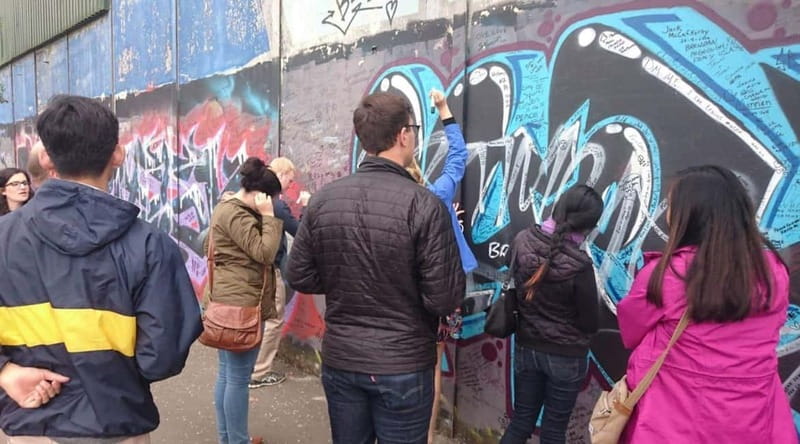 Belfast: Political Mural Taxi Tour - Who should book this experience?