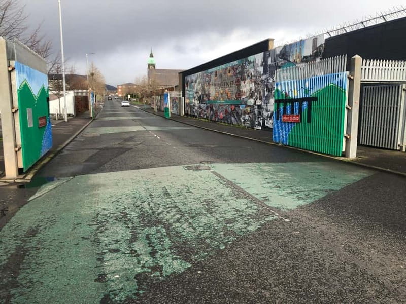 Belfast: Private Black Taxi Tour with Guide - Bombay Street and the human cost of division