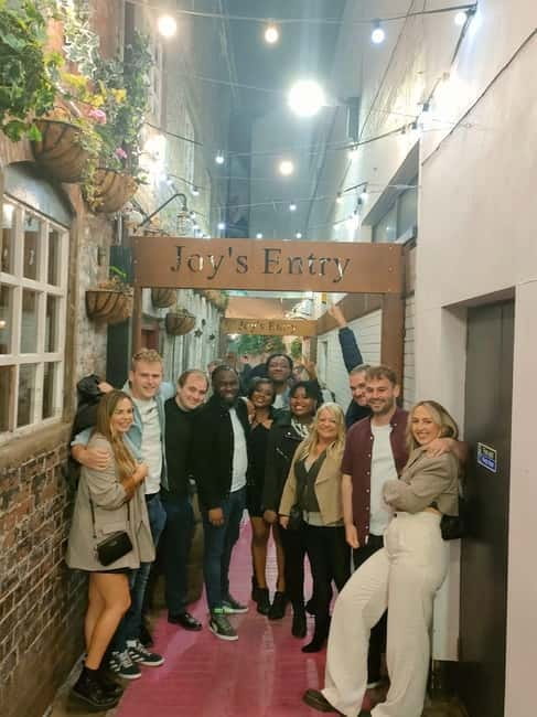 Belfast: Pub Crawl and Bar Walking Tour with Two Drinks - Four pubs, about 45 minutes each
