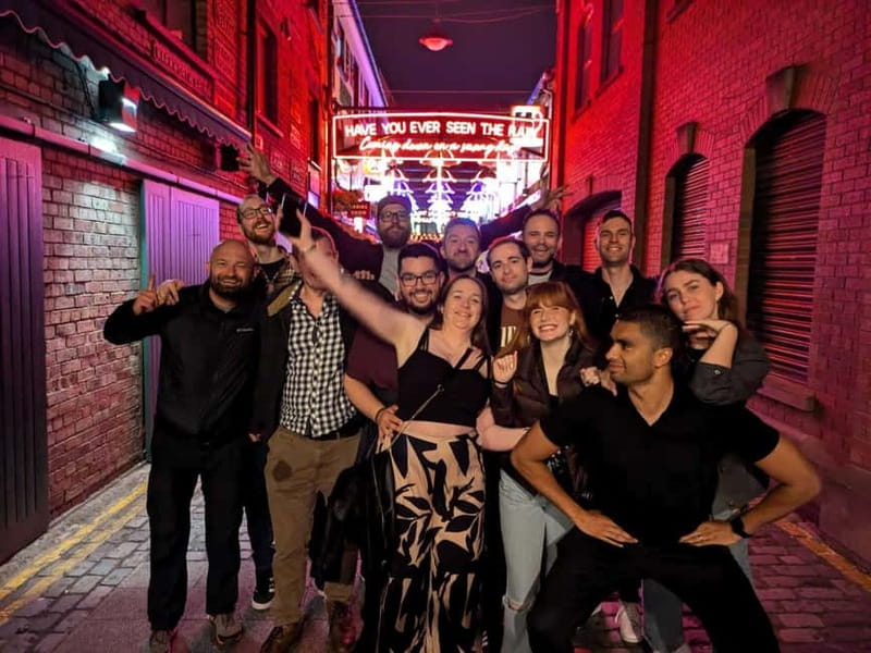 Belfast: Pub Crawl and Bar Walking Tour with Two Drinks - Who should book this experience?