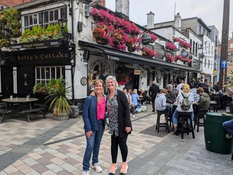 Belfast: Pub Crawl and Bar Walking Tour with Two Drinks - Booking tips for choosing the right night