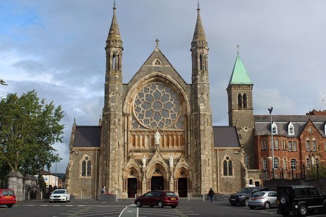 Belfast's Political Mural Taxi Tour - Why a taxi is the right way to see Belfast’s murals