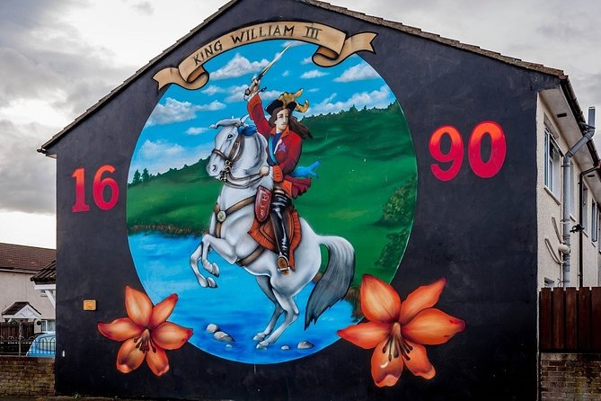 Belfast's Political Mural Taxi Tour - Who should book this Belfast taxi tour?