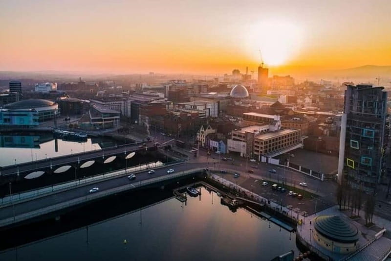 Belfast : Sightseeing Private Custom Tour with a Local Guide - How the private format changes the experience