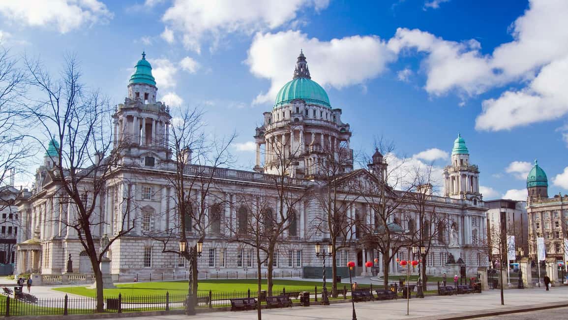 Black Taxi-Style Tour: Murals, Peace Walls & City Highlights - From CS Lewis Square to the Titanic Quarter