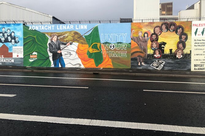 Black Taxi Tour of Belfast – Politics, Murals peace walls Tour - Robert’s personal style and added material