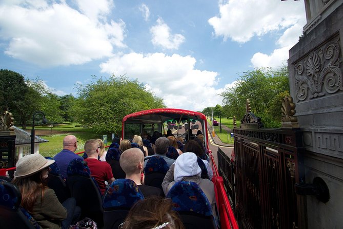 City Sightseeing Belfast Hop-On Hop-Off Bus Tour - Stops 16 to 18: Spectrum Centre, Shankill Road, and Crumlin Road Gaol
