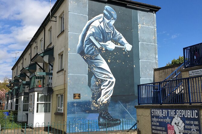 Derrie Danders: A Self-Guided Audio Tour of the Walled City’s West - Starting at Visit Derry in Waterloo Place