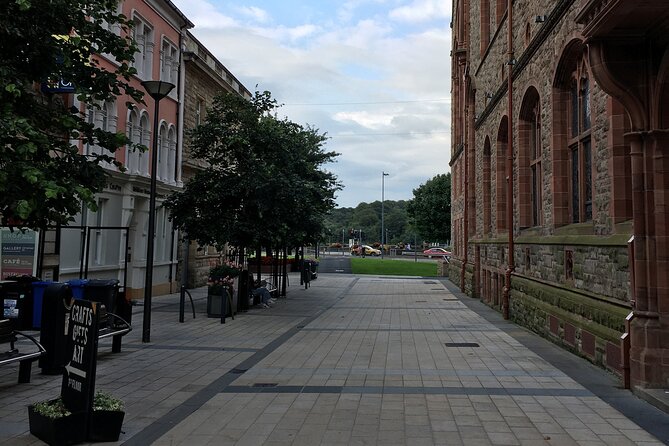 Derrie Danders: Highlights of the Walled City a Self-Guided Audio Tour - Tower Museum and the final stretch to Peace Bridge