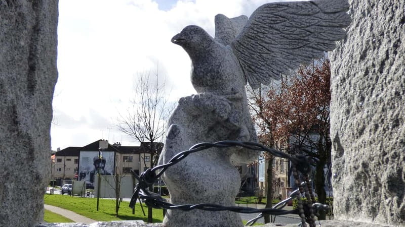 Derry: Bloody Sunday and Bogside Murals Walking Tour - Finishing at the Bloody Sunday monument