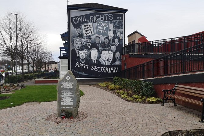Derry City: The Bloody Sunday Story Walking Tour - The Bogside murals as historical evidence