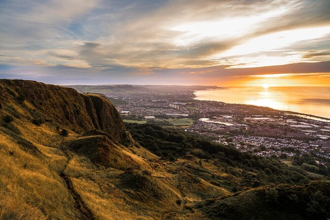 Discover Belfast with St. George's Market Minivan Tour - One hour with art and archaeology at the Ulster Museum