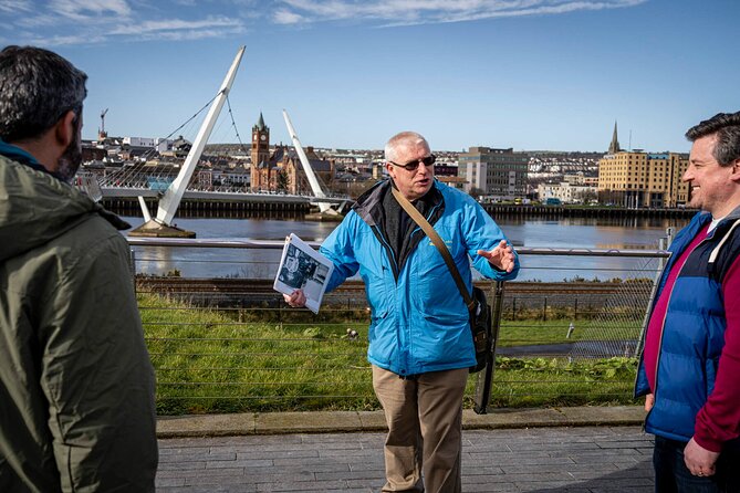 Discover the City Walls - Small Group Public or Private Tour - Guildhall: a short look, not a full visit