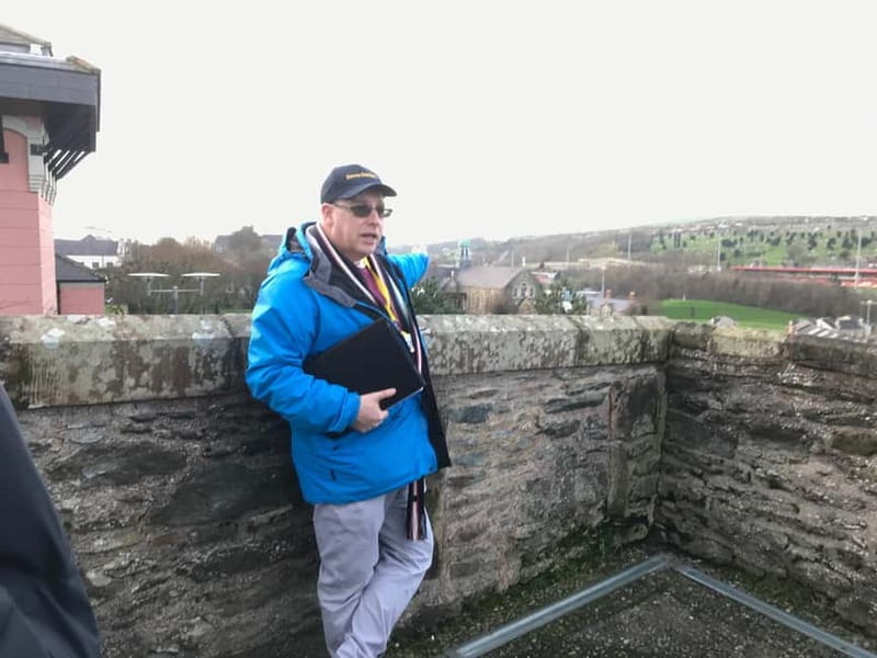 Discover the City Walls - Small Public Group or Private Tour - Shirt factories, world wars, and working Derry