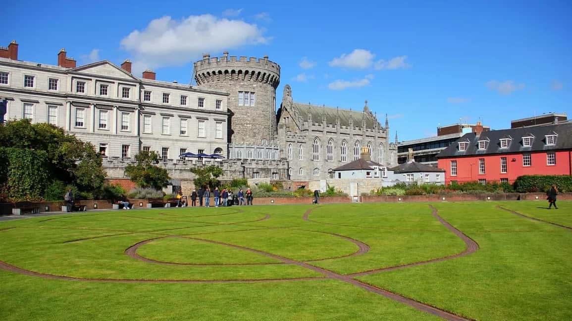 Dublin:Fast-Entry Book of Kells & Dublin Castle Bespoke Tour - Key points at a glance