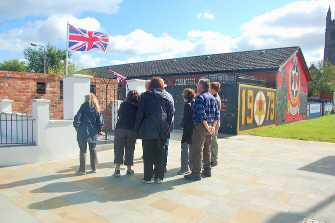 Express Terror and Peace 90 min Private Belfast Cab /Taxi Tour - Crumlin Road Gaol and the old courthouse