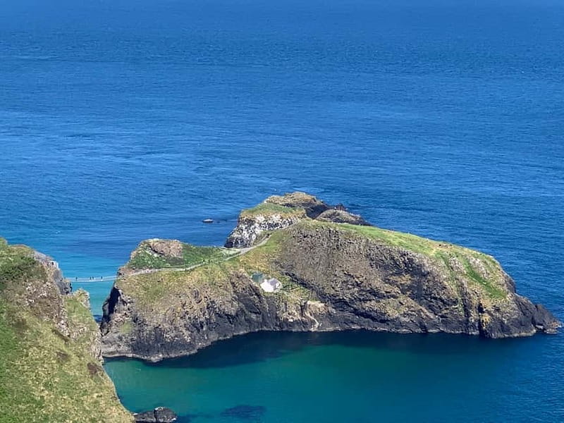From Belfast: Private Giants Causeway Coastal Tour - Ballintoy Harbour and White Park Bay