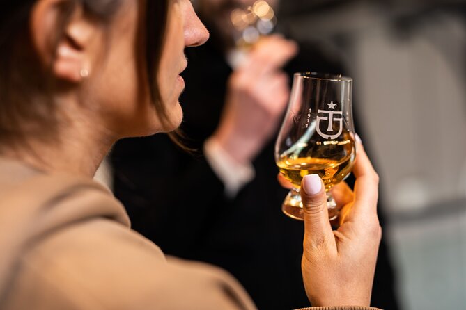 Giant's Causeway and Whisky Distillery tasting tour from Belfast - Practical details for a smoother day