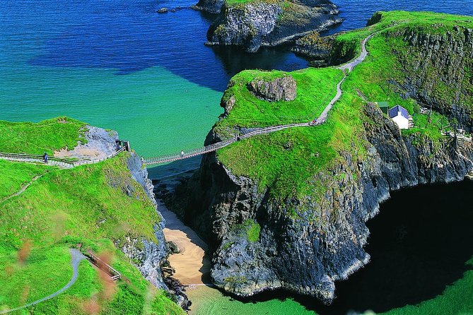 Giant's Causeway Tour including Game of Thrones Sites from Belfast - Dark Hedges and the Game of Thrones promise