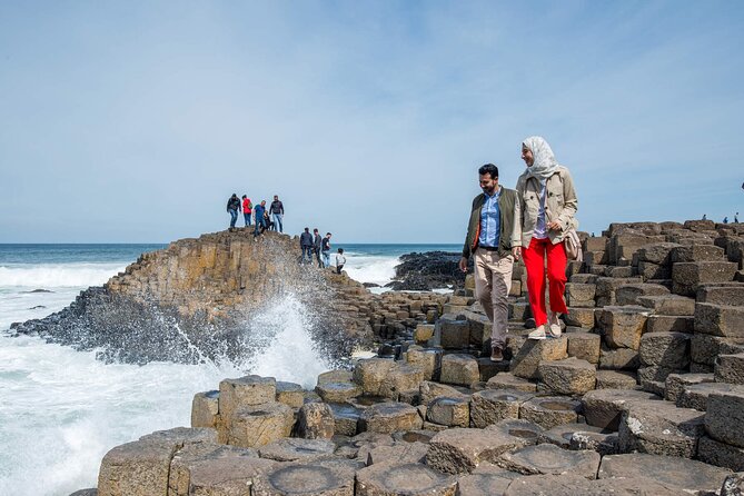 Giants Causeway & Castles Tour from Belfast: Guided tour - Portaneevy gives you a quick rope bridge view