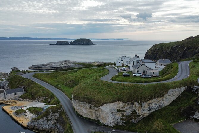 Giants Causeway Tour from Belfast in luxury 7 seater - The Causeway Coastal Route on the way back